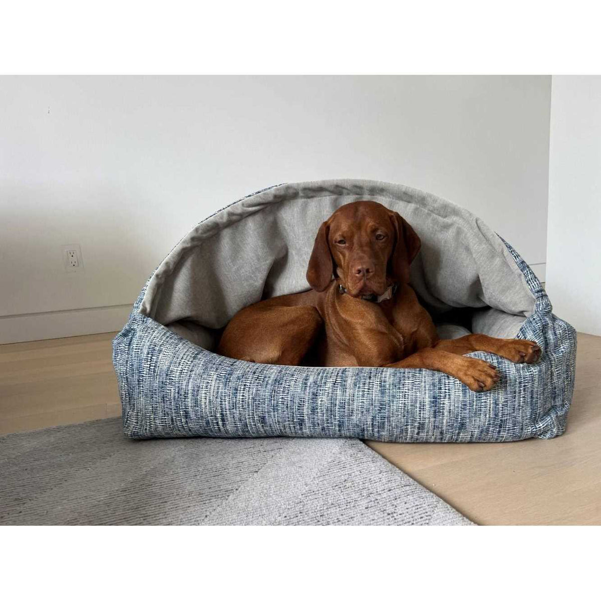 Canopy Dog Bed I86544